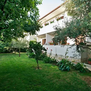 https://apartment-nerina.in-istria.net